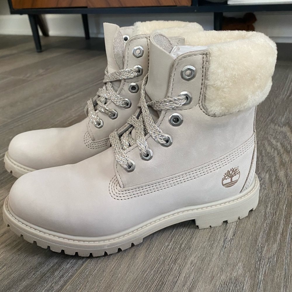 Women’s Sherpa Lined Timberlands